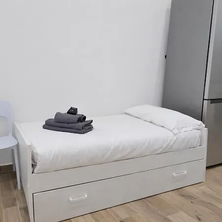 Comfortable 1-Bedroom Central Menton Nyaraló Menton