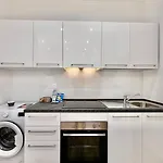 Comfortable 1-bedroom *