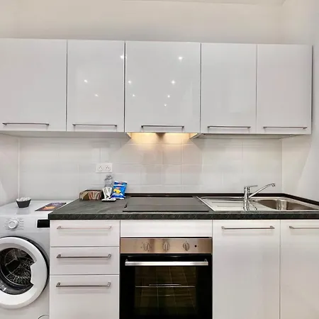 Comfortable 1-bedroom *
