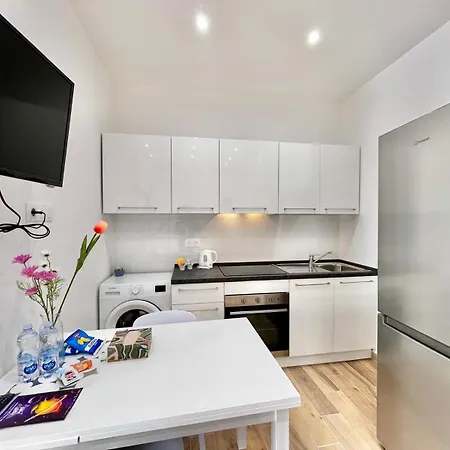 Comfortable 1-Bedroom Central Menton *