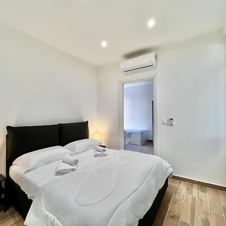 Comfortable 1-Bedroom Central Menton 別荘 *