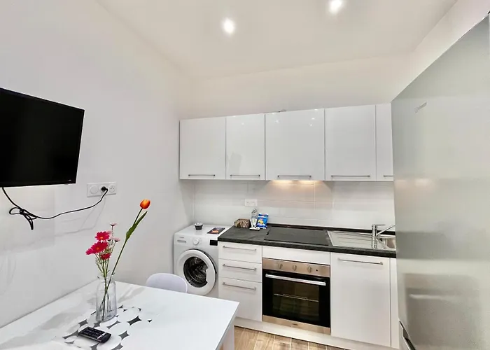 בית נופש Comfortable 1-Bedroom Central Menton