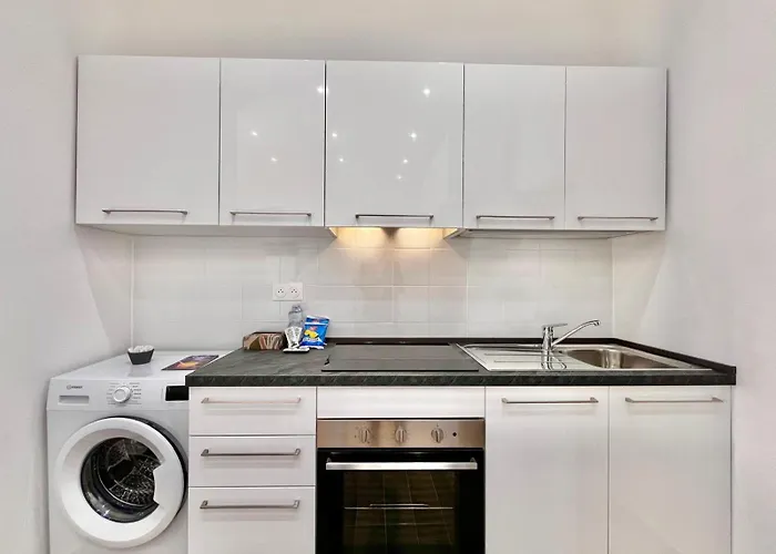 Comfortable 1-Bedroom Central Menton *